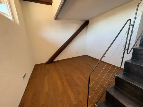 Stan Bistrik Renoviran 72m2 3