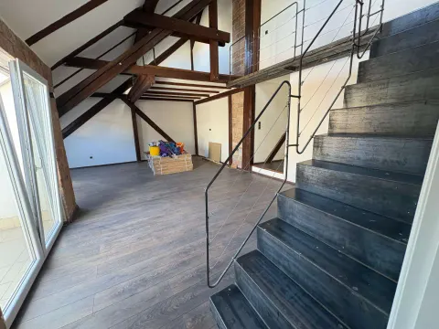 Stan Bistrik Renoviran 103m2 6