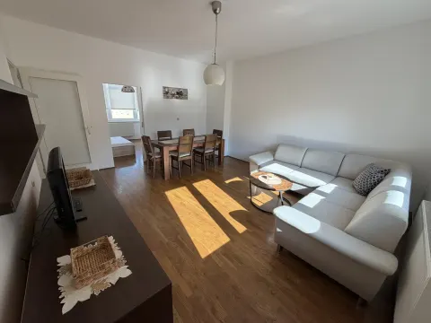 Stan u STROGOM centru Sarajeva 67m2 2