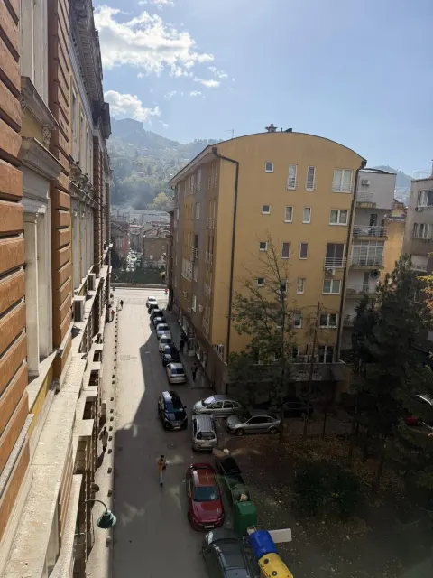 Stan u STROGOM centru Sarajeva 67m2 11