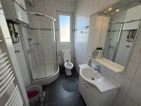 Stan u STROGOM centru Sarajeva 67m2 10