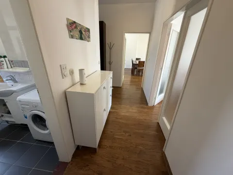 Stan u STROGOM centru Sarajeva 67m2 3