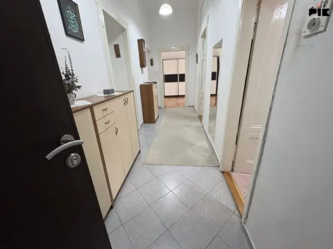 Stan Centar Sutjeska 96m2 sa parking mjestom 1