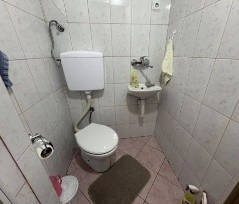 Stan Centar Sutjeska 96m2 sa parking mjestom 12