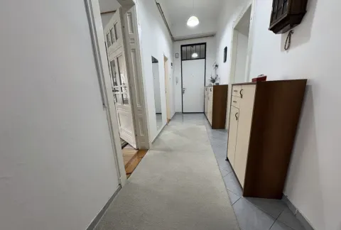 Stan Centar Sutjeska 96m2 sa parking mjestom 14
